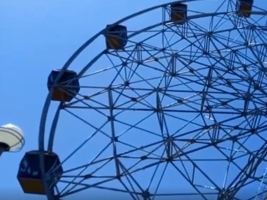 В столице Дагестана запустили новое колесо обозрения