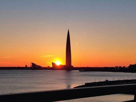 «Лахта Центр» подсветят триколором в честь Дня России