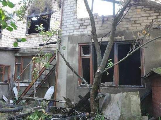 20 жилых домов и газопровод повреждены обстрелами в ЛНР