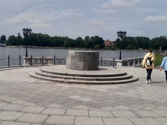 Власти предлагают калининградцам обсудить, какую скульптуру установить на Верхнем озере