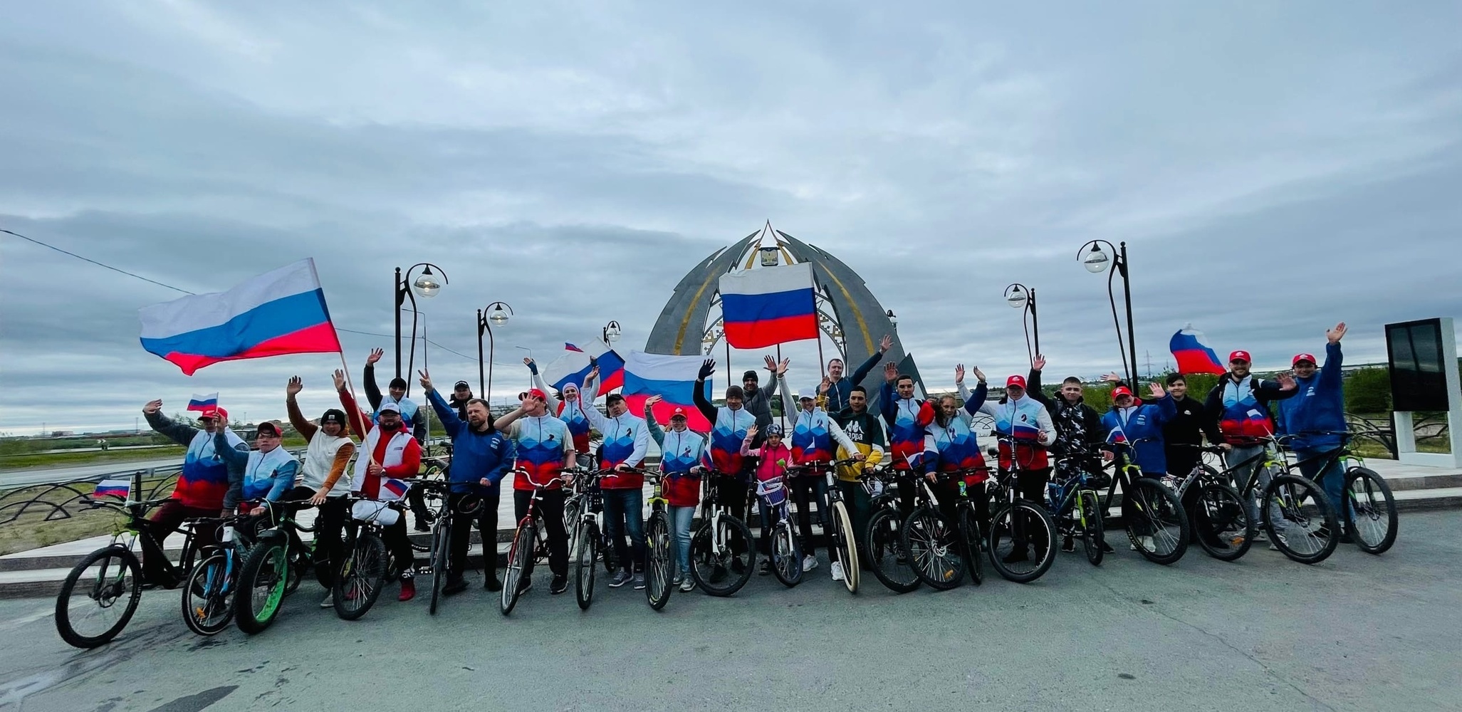 Триколор, велозаезд и автопробег: в ЯНАО отмечают День России