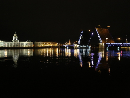 Только два моста разведут в Петербурге в День России