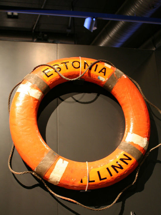 На давно затонувшем пароме Estonia увеличилась утечка топлива