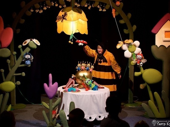 Приключения Мухи-Цокотухи легли в основу новых спектаклей Мурманского театра кукол