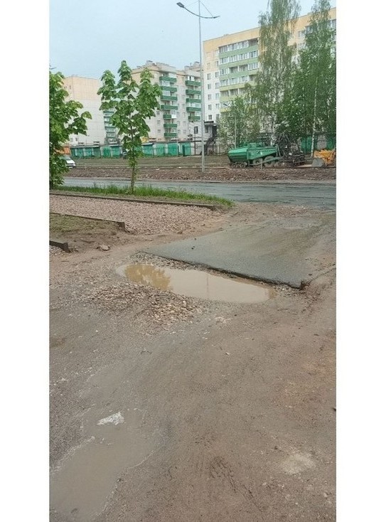 Во время реконструкции улицы Кузбасской Дивизии в Пскове отремонтируют и придомовые территории