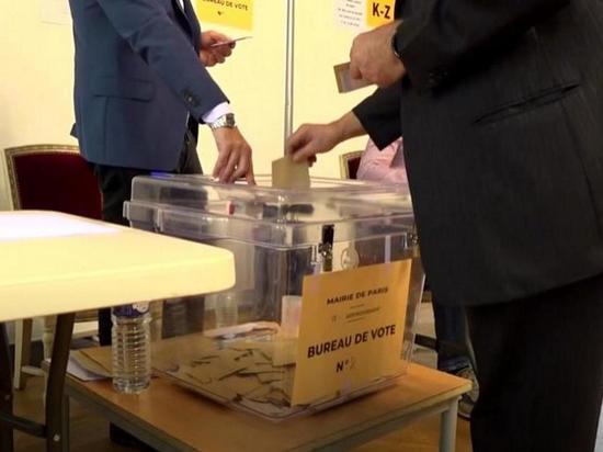 Партия Макрона проигрывает первый тур выборов в парламент Франции