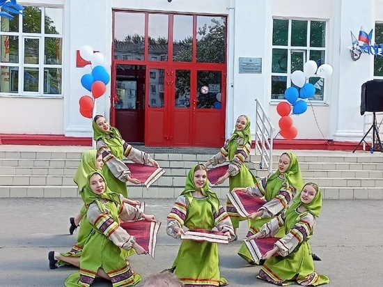 12 июня в сквере у центра «Патриот» горожане отметили национальный праздник