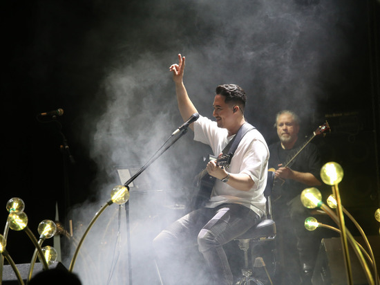 Выступление артиста стоило не только послушать, но и посмотреть