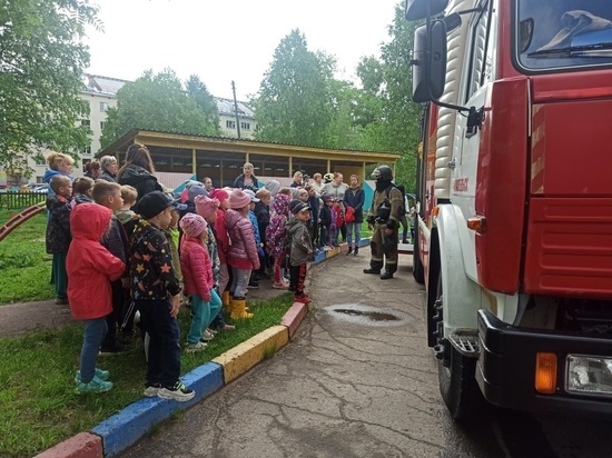 В детском саду Архангельска прошло пожарно-тактическое занятие
