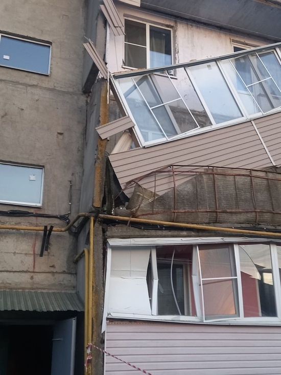 Балкон обрушился в доме в селе Дубенское Нижегородской области