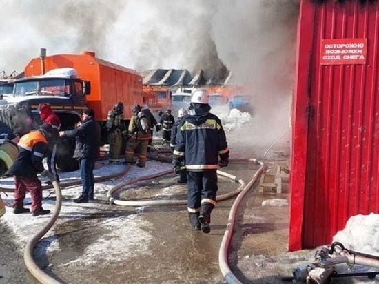 Пожарная техника не может проехать к домам Тазовского