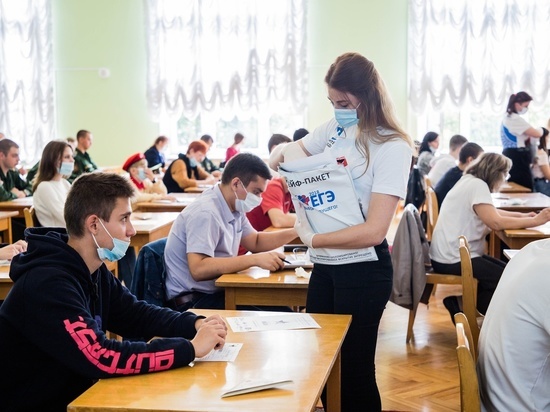 Полторы тысячи выпускников Тверской области сдают ЕГЭ по иностранным языкам и биологии