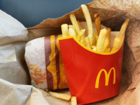 Обновленный McDonald’s в Петербурге не успели открыть вовремя из-за проблем с набором штата