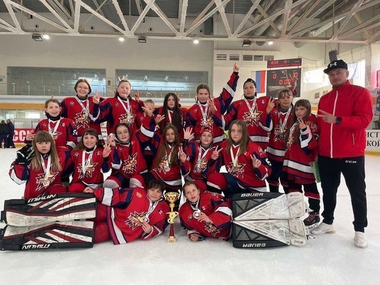 Юные хоккеистки из Ижевска забрали &#34;серебро&#34; всероссийских соревнований