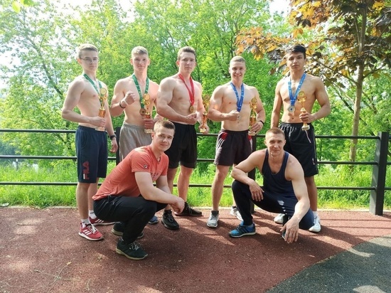Силовые гимнасты из Серпухова завоевали награды на Чемпионате Московской области