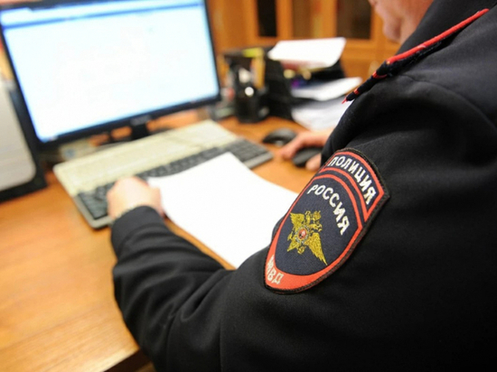 Во Владивостоке полиция привлекла к ответственности девушек, кидавшихся мебелью из окна