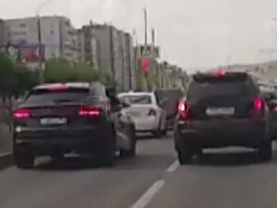 Дорожный конфликт с применением пистолета произошел на проспекте Комсомольском в Красноярске