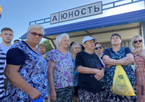 В Астраханской области жители села Яксатово не смогли вовремя добраться на работу и учебу