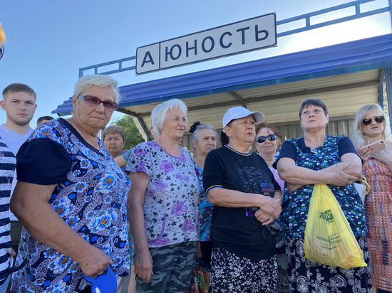 В Астраханской области жители села Яксатово не смогли вовремя добраться на работу и учебу