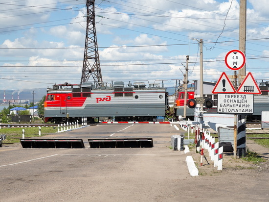 Более 20 водителей оштрафовали за нарушения на ж/д переездах ЗабЖД