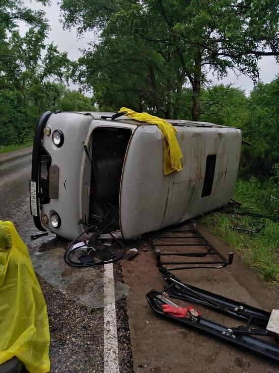 Водитель и пассажир «УАЗа» пострадали в результате ДТП в Великолукском районе