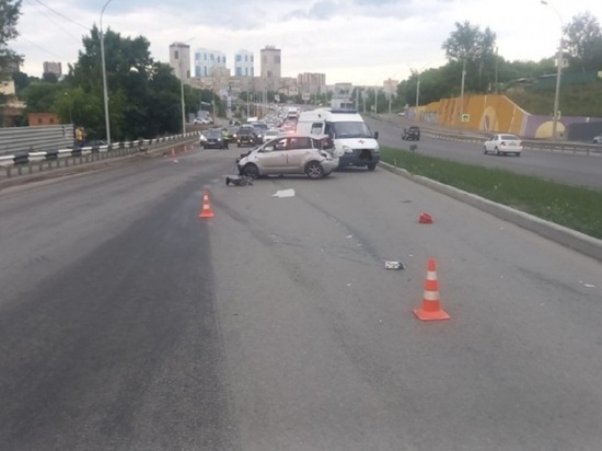 Возможные причины аварии у ТРЦ "Аура" назвал автоэксперт из Новосибирска
