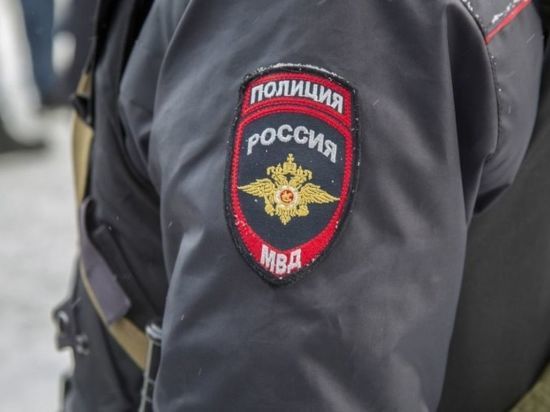 На улице Есенина в Новосибирске нашли взрывное устройство в пакете