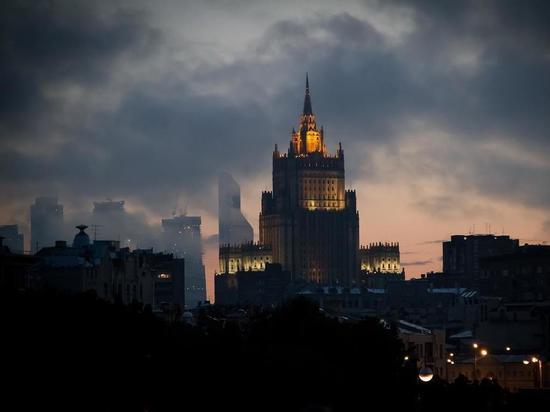МИД: Россия поставит точку по Украине "там, где нужно Москве"