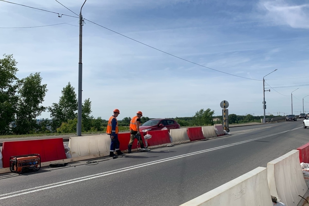 Власти Томска просят горожан плавать и загорать подальше от Коммунального  моста - МК Томск