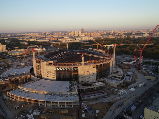 Как в Петербурге «растет» самый большой в мире хоккея стадион