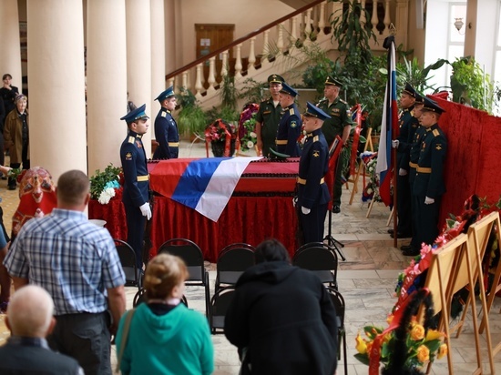 В Тверской области похоронили погибшего на Украине разведчика