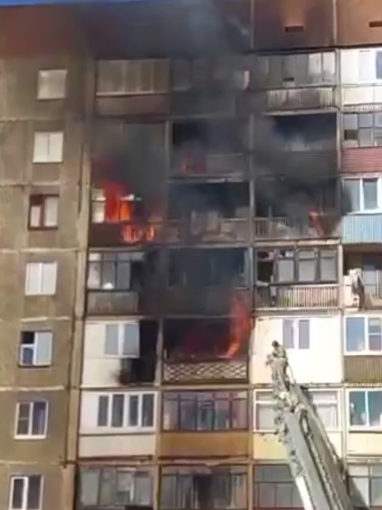 5 квартир загорелись в Норильске Красноярского края на улице Анисимова