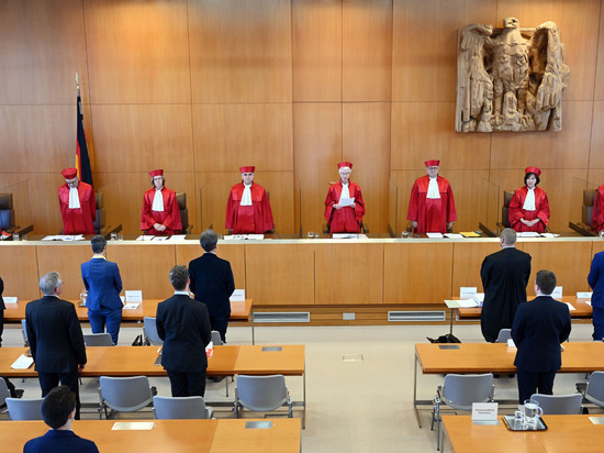 Конституционный суд ФРГ признал Меркель виновной в нарушении прав немецких националистов
