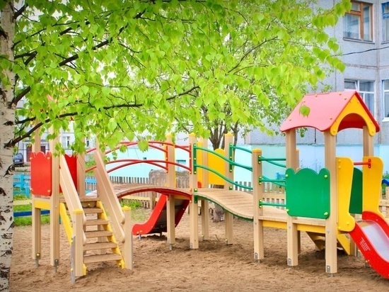 Новые детские площадки появятся в пяти дворах на Завеличье в Пскове
