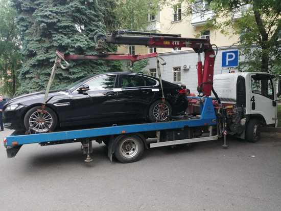 Приставы в Ставрополе изъяли Jaguar XF у бедного должника