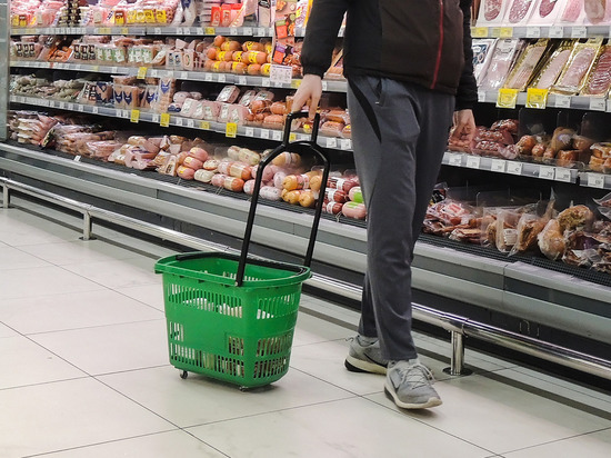 Школьника в Сургуте выгнали из магазина из-за длинных волос