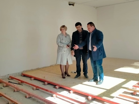 Михаил Ведерников пообещал помочь с ремонтом кровли и ливнёвки порховской школы