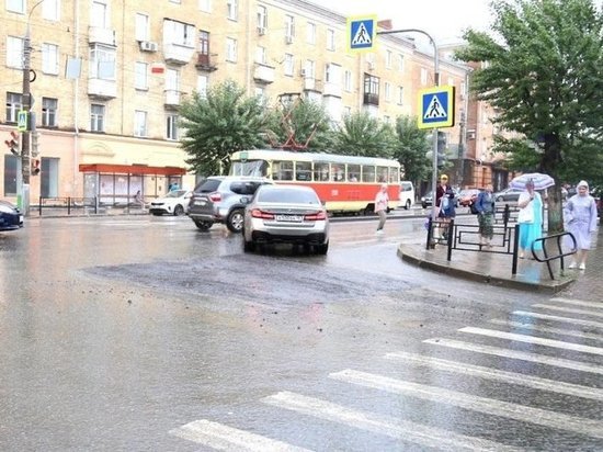 В Ижевске засыпали провал на повороте с ул. Коммунаров на ул. Ленина
