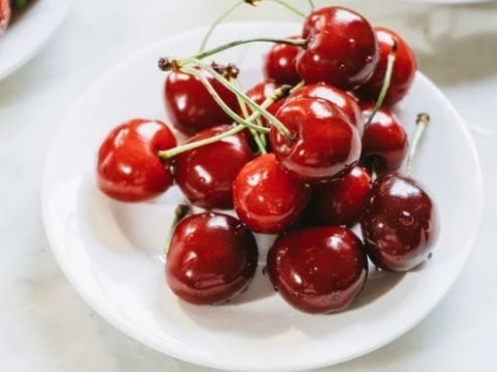 Диетолог раскрыл  полезные свойства вишни и черешни