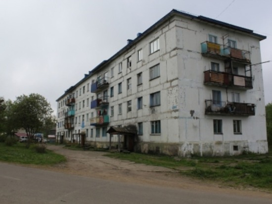 Тело 41-летнего мужчины обнаружили возле дома в Александровск-Сахалинском районе