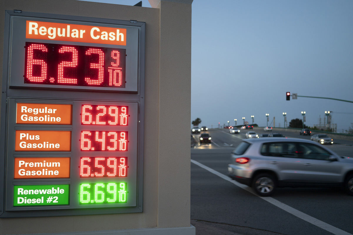 раст цен на бензин фото 99
