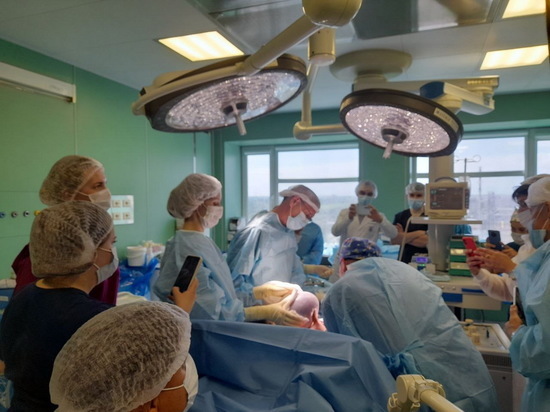 Чувашские и московские хирурги удалили шестикилограммовую опухоль 14-летней пациентке