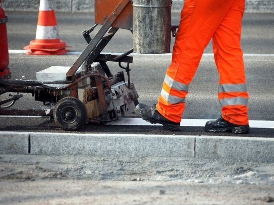 Тротуары в Петербурге ремонтируют в 42 раза реже, чем дороги