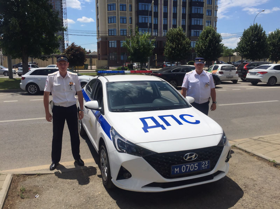 В Краснодаре сотрудники ДПС сопроводили беременную женщину в больницу