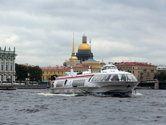 Петербуржцам станет легче добраться в Кронштадт по воде