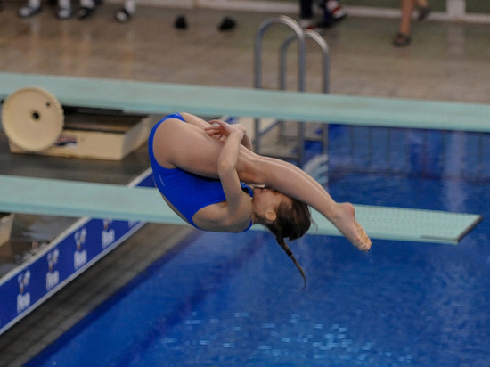 Пензенские пловчихи завоевали медали первенства по прыжкам в воду