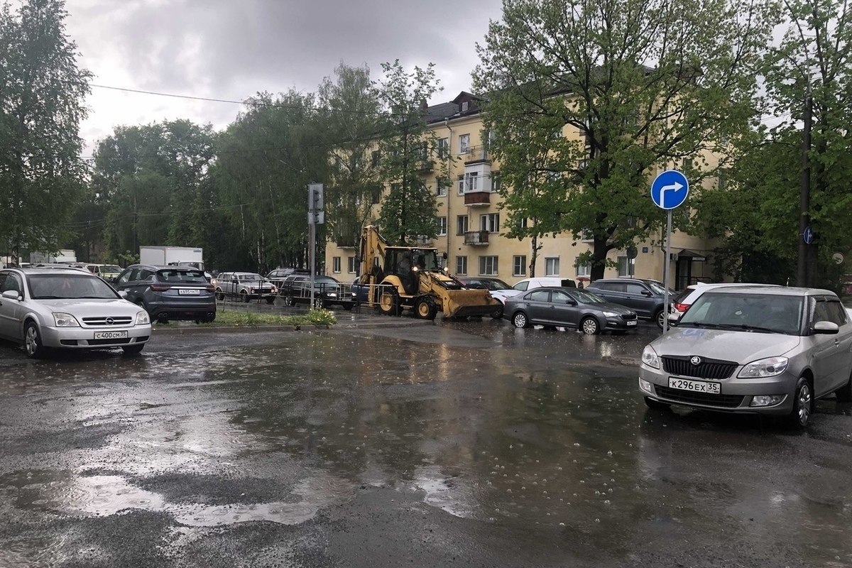 Погода в вологде летом. Вологда сейчас. Гроза в Вологде. Гроза в Вологде сегодня. Вологда сегодня фото погода.