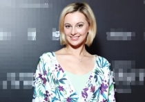 Звезда сериалов "Мылодрама", "Звоните ДиКаприо" Маруся Климова была замечена на кинопремьере в Москве