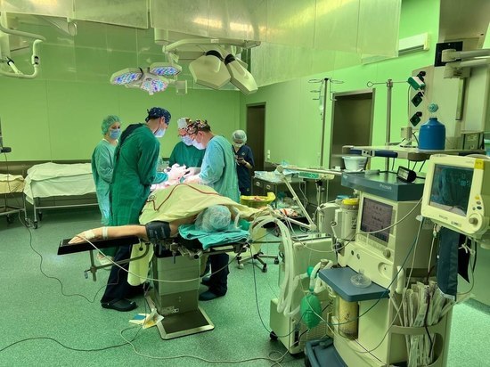 Хирурги из петербургского онкоцентра установили напечатанный на 3D принтере протез 70-летней пациентке