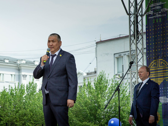 Председатель горсовета поздравил жителей Улан-Удэ с Днём города